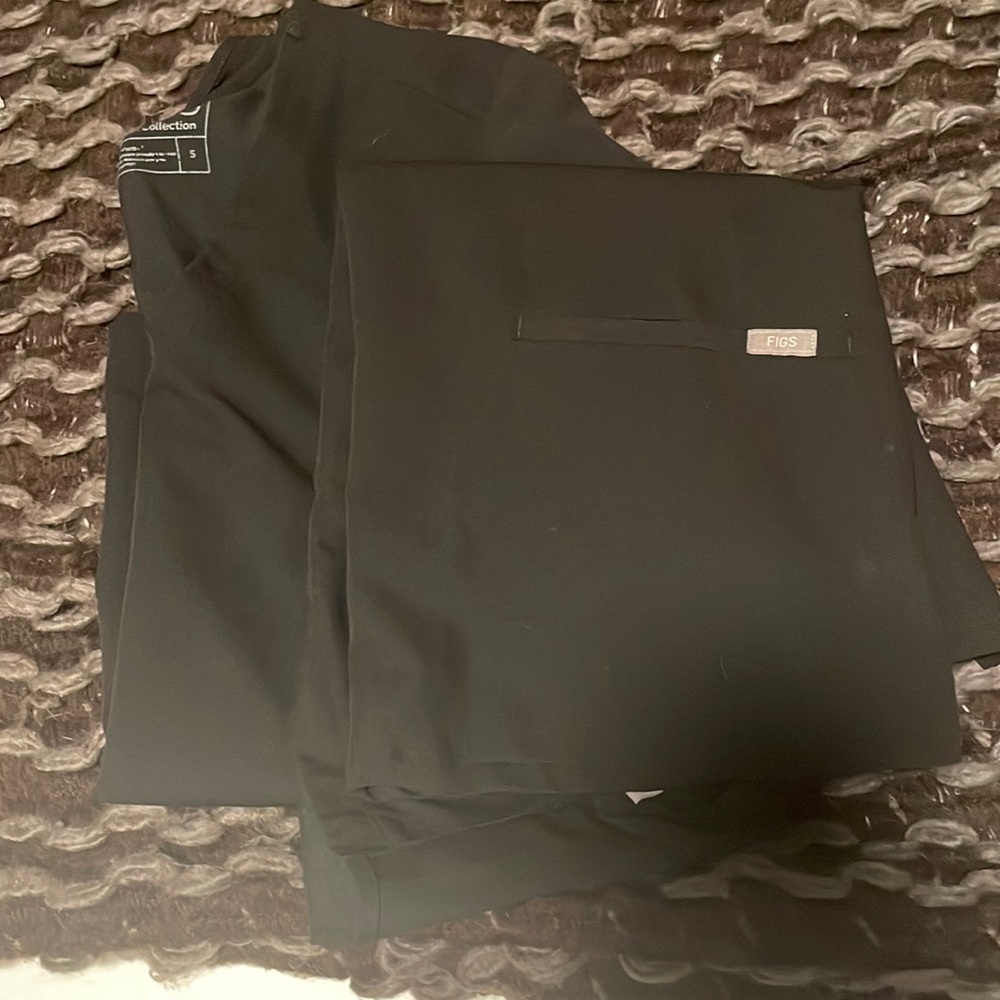 Figs V-Neck with 2 pockets Small